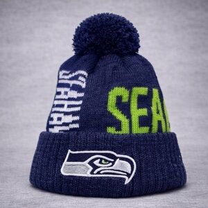 NWT New Era Seattle‎ Seahawks Pom Beanie Hat Blue Green NFL Fleece Lined
